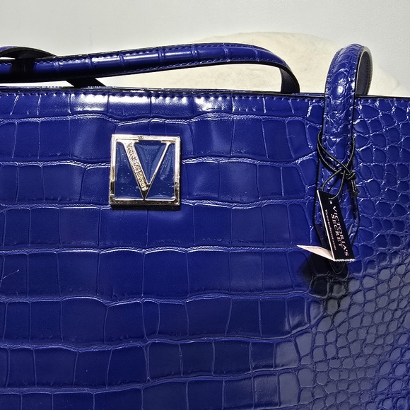 VICTORIA SECRET Carry All Sapphire Croc Tote. - Picture 6 of 6